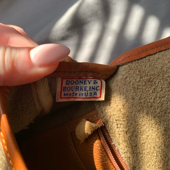 Vintage dooney & bourke crossbody - Picture 2 of 3